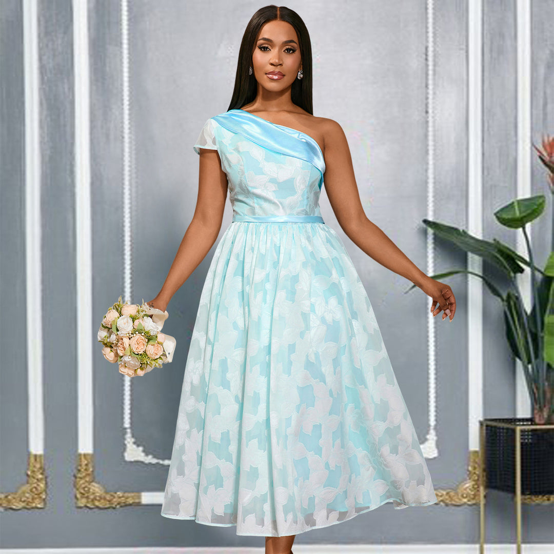 Damen Cocktailkleid mit asymmetrischem Design und floralen Akzenten Echo Archiv