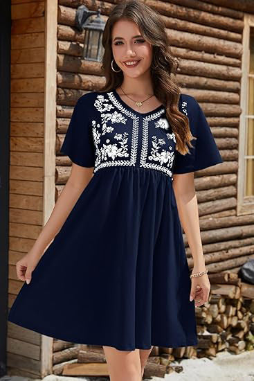 Damen Besticktes Empire-Kleid mit V-Ausschnitt, Kurzärmeln und ausgestelltem Rock Echo Archiv