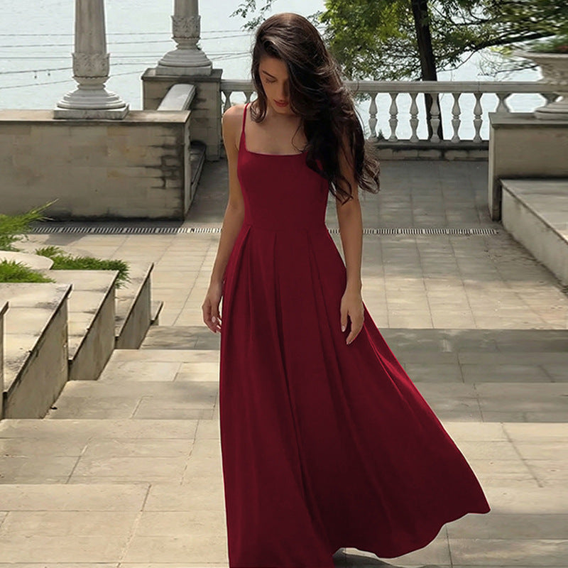 Damen Fließendes Maxikleid mit schmalen Spaghettiträgern und elegantem Schnitt Echo Archiv