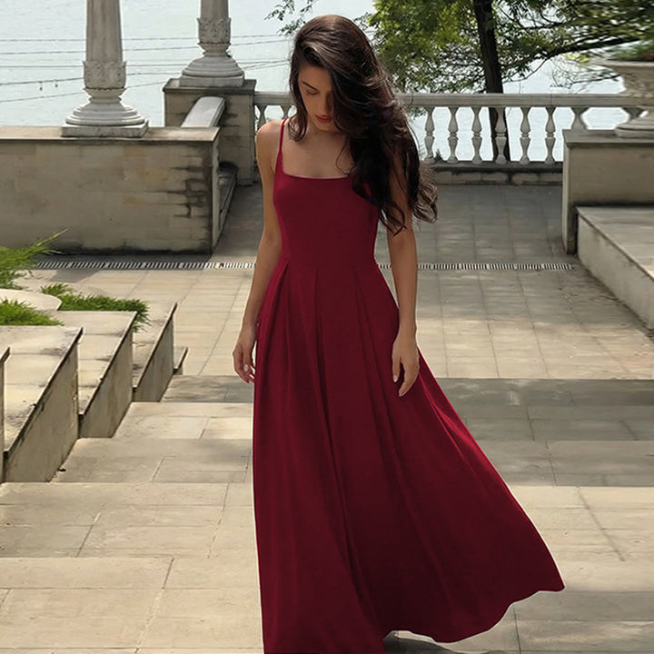 Damen Fließendes Maxikleid mit schmalen Spaghettiträgern und elegantem Schnitt Echo Archiv