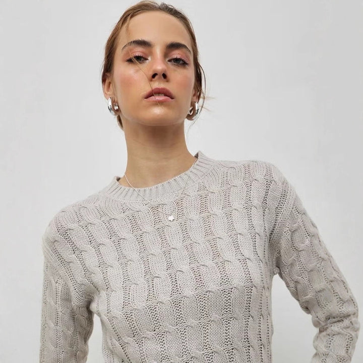 Damen Kurzgeschnittener Zopfstrick-Pullover mit Rundhalsausschnitt und Rippbündchen – Mavelle