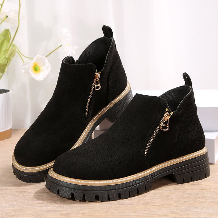 Damen Kurzschaft-Stiefeletten aus Veloursoptik mit seitlichem Reißverschluss und grober Profilsohle – Varelle