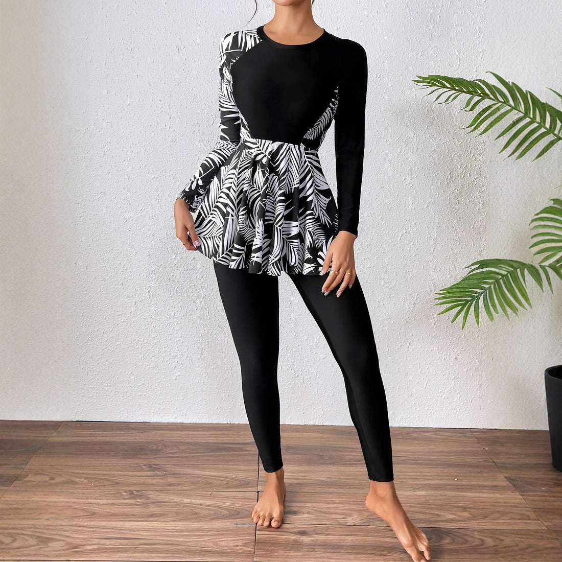 Damen Sportlicher Langarm Badeanzug mit Rüschendetails – Maréssa