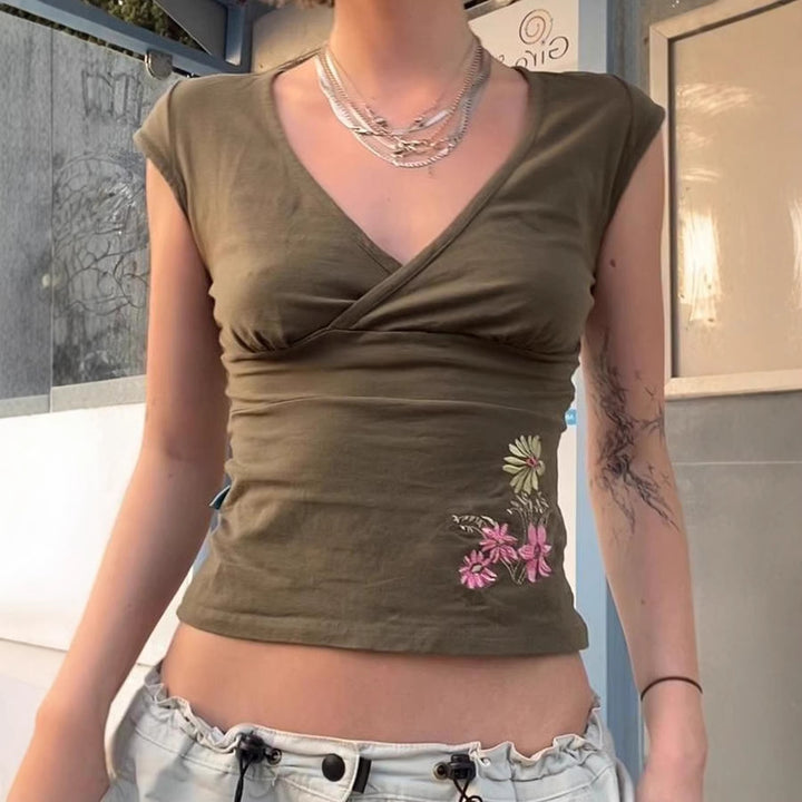 Damen figurbetontes Kurzarm-Shirt mit floralem Stickmuster Echo Archiv