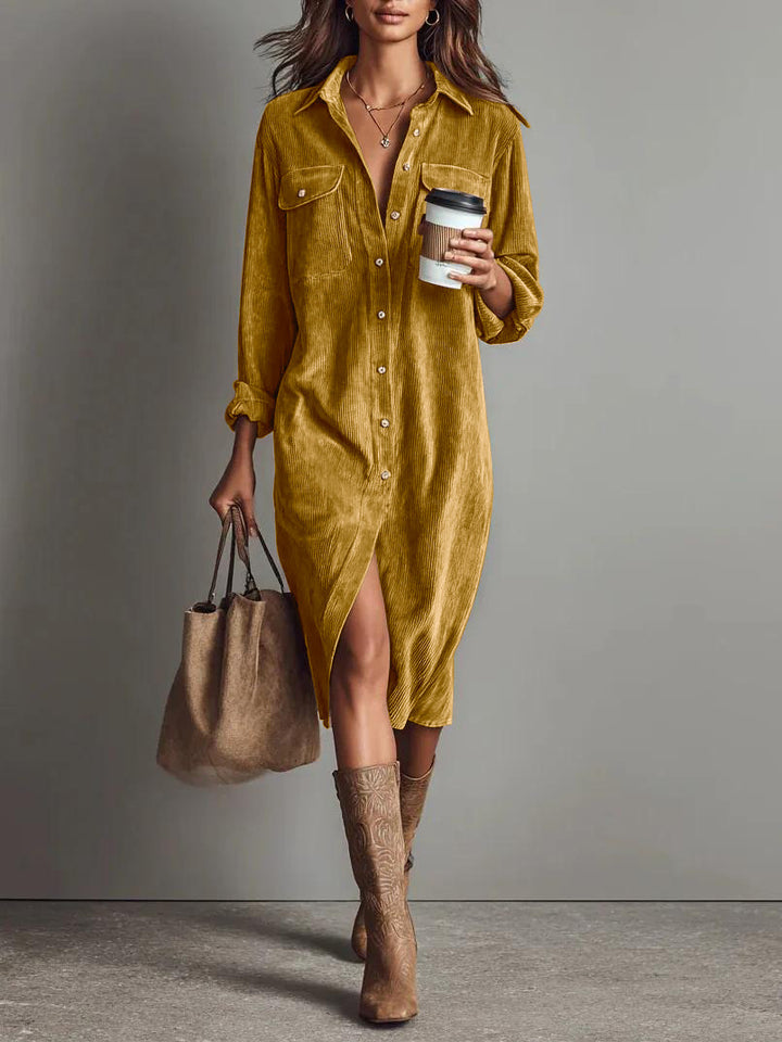 Damen Hemdblusenkleid aus Cord mit Brusttaschen, Knopfleiste und Schlitze Echoarchiv