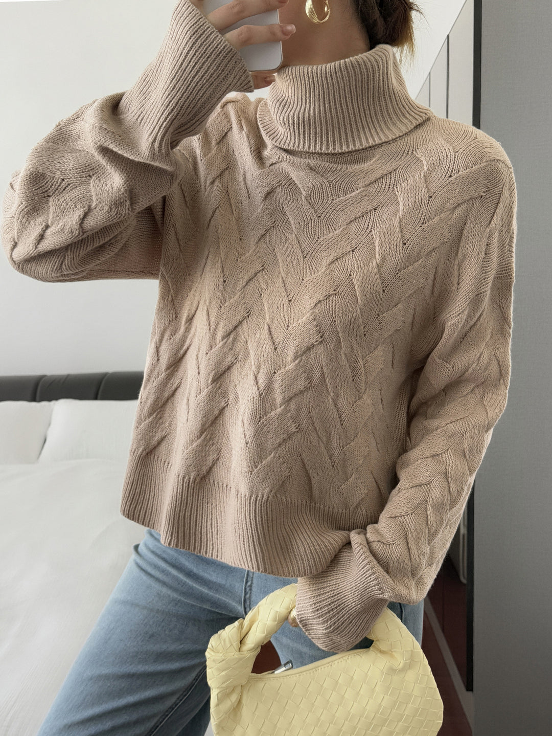 Damen grobstrick Rollkragenpullover mit Zopfstruktur, oversized Schnitt und längeren Ärmeln – Mavelle