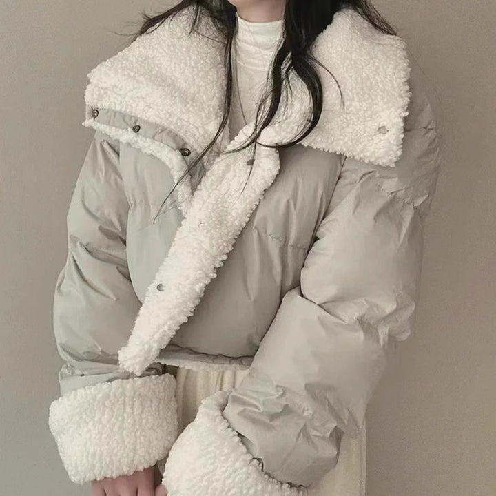 Damen nan kurze gesteppte Pufferjacke mit Teddykragen, krempelbaren Ärmeln und Tunnelzugsaum Echo Archiv