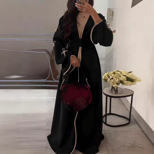 Damen nan elegante Abaya-Kaftan mit weitem Trompetenärmel, kontrastierender Passe und Wickelgürtel Echo Archiv