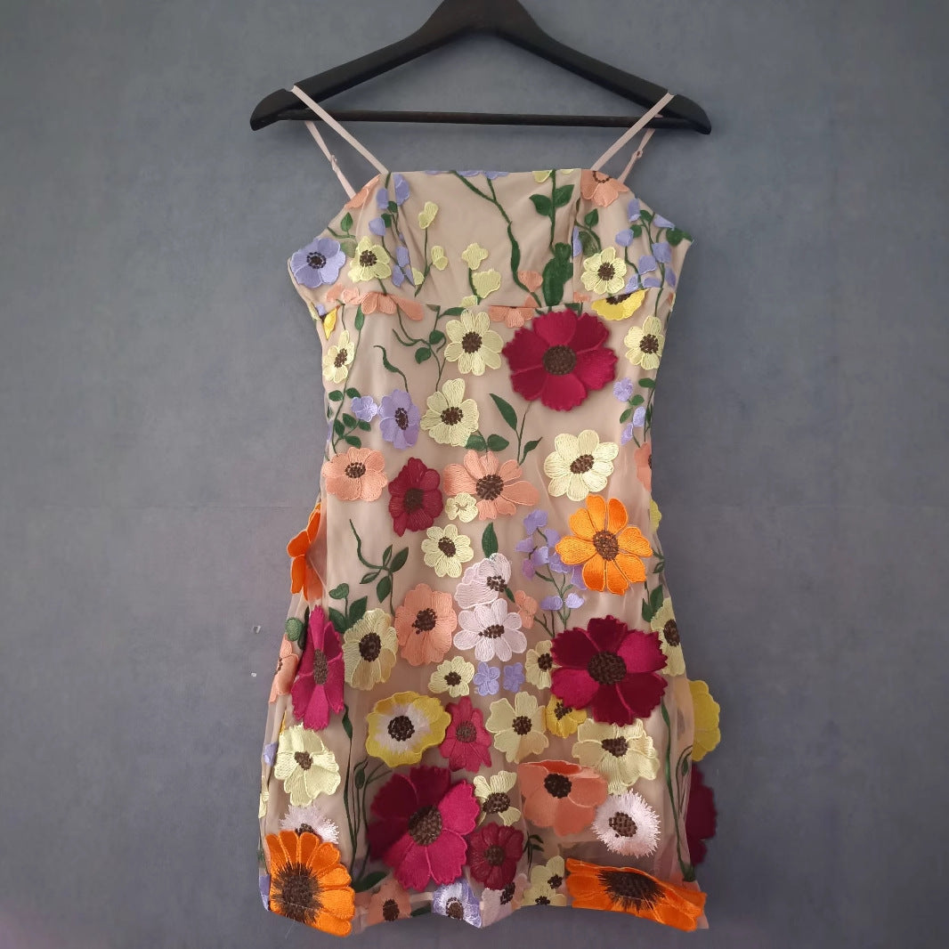 Damen Elegantes Cocktailkleid mit zarter Blumenstickerei Echo Archiv