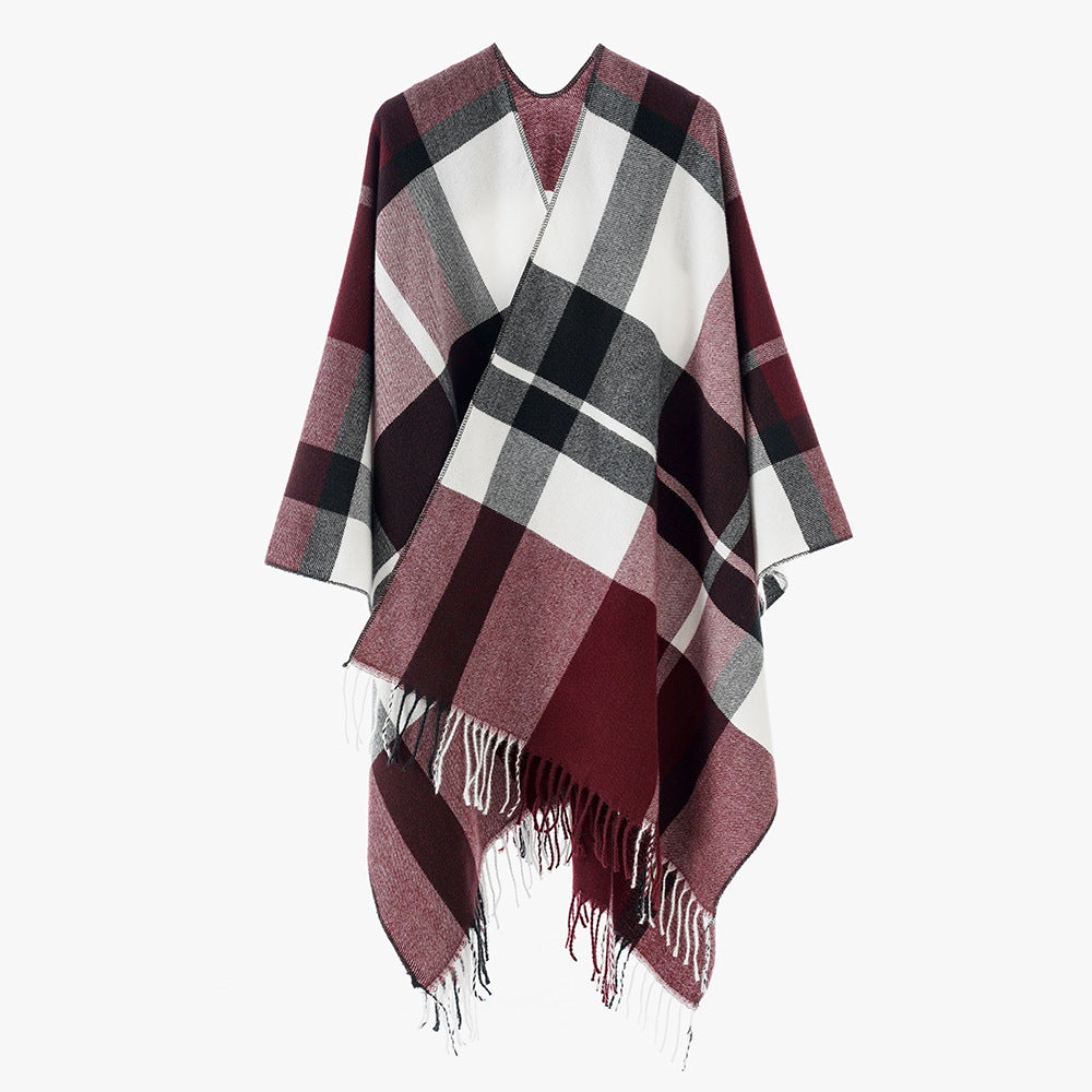 Damen Oversize-Karoponcho aus weichem Wollmix mit Fransensaum – Célinea