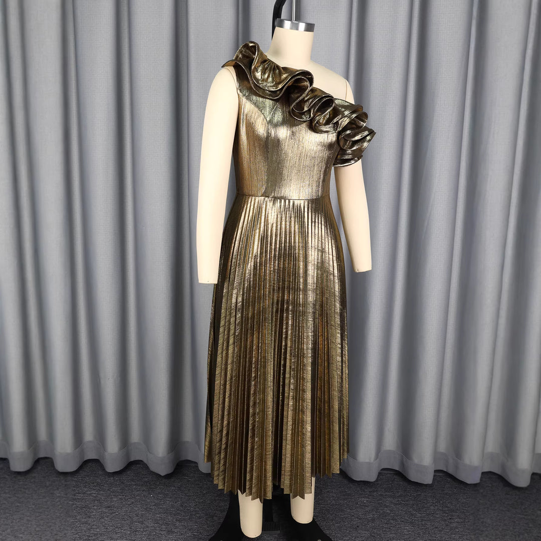 Damen elegantes schimmerndes Abendkleid mit Raffungen Echo Archiv