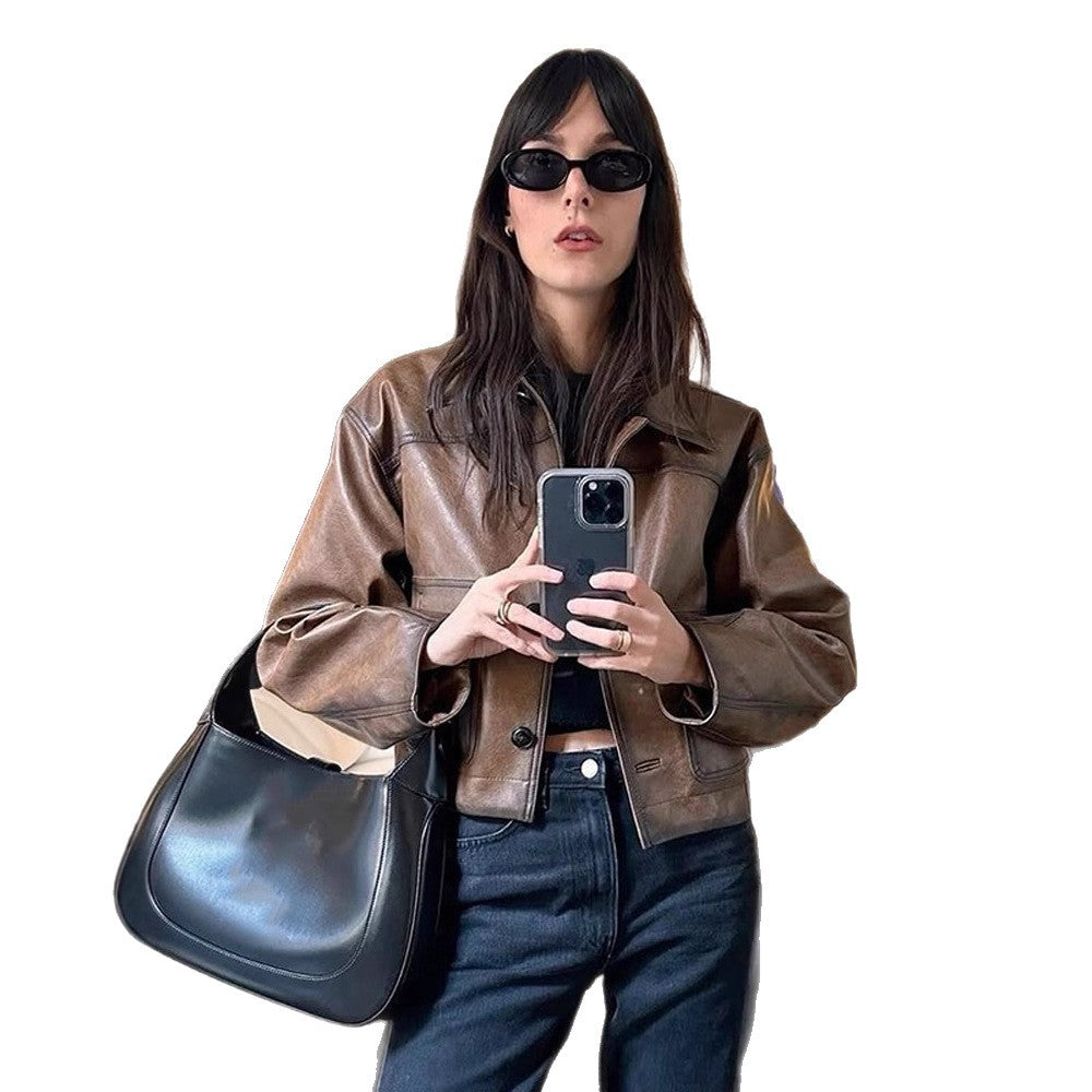 Damen Kurzjacke aus veganem Leder im Cropped-Boxy-Schnitt mit Hemdkragen Echoarchiv