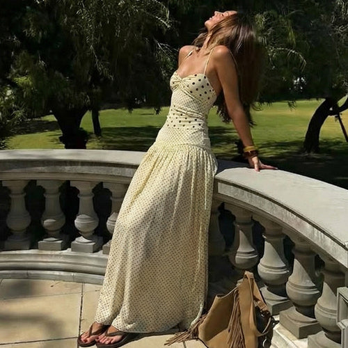 Damen Maxikleid mit verspielten Polka-Dots und schickem Halterdesign Echo Archiv