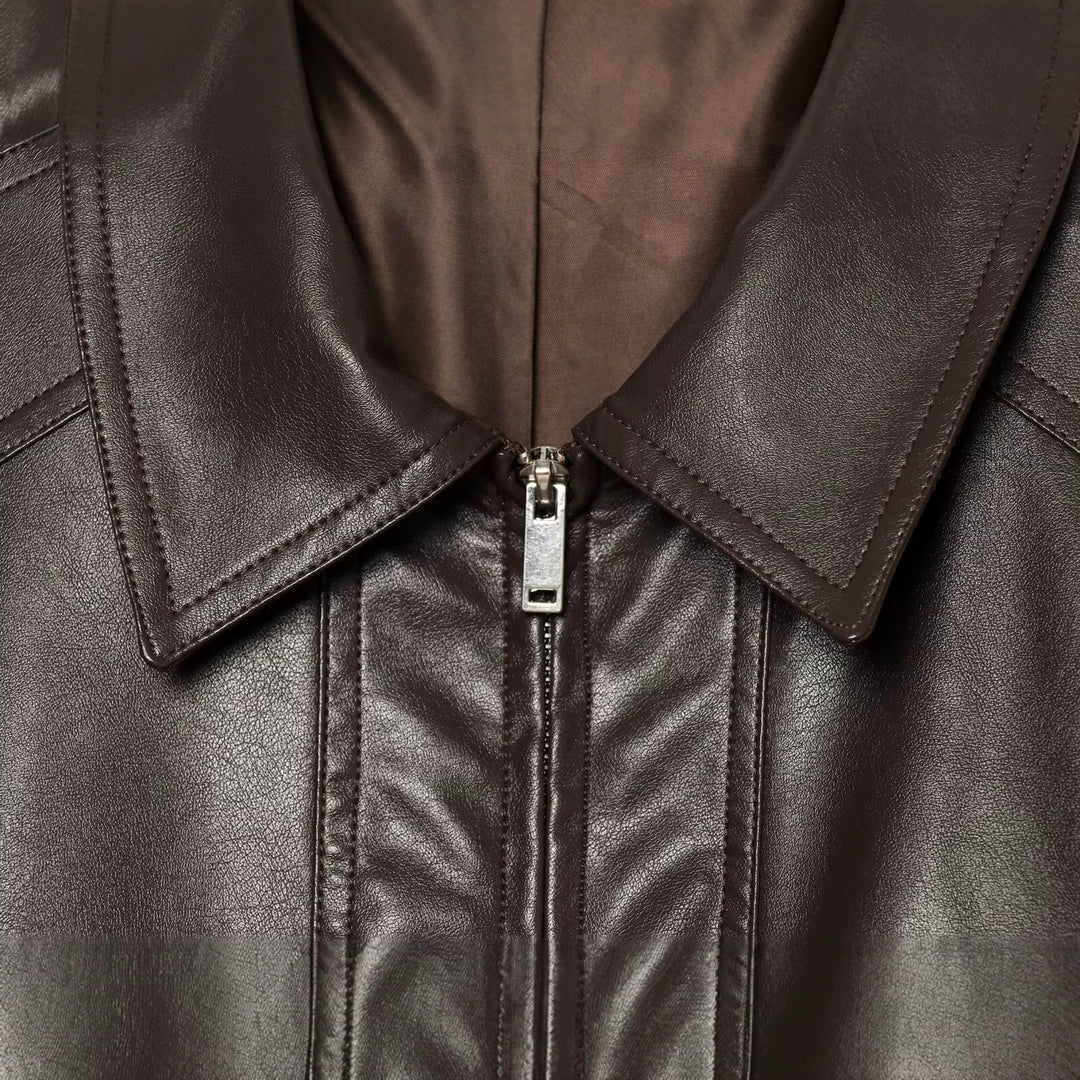 Damen Kurzblouson aus Lederoptik mit übergroßem Hemdkragen, Pattentaschen und gerafftem Saum Echo Archiv