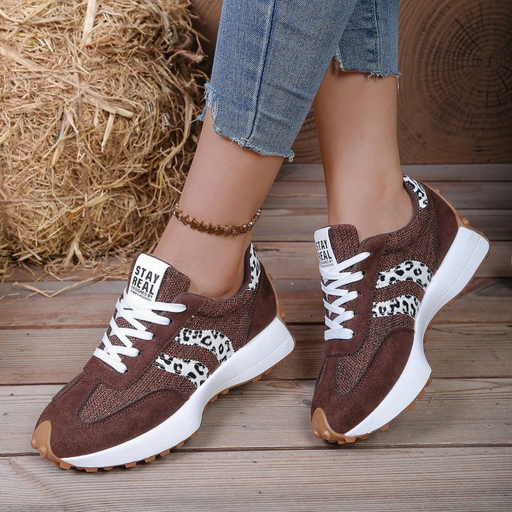 Damen Plateau-Laufsneaker mit Wildlederoptik und Leo-Akzenten Echo Archiv