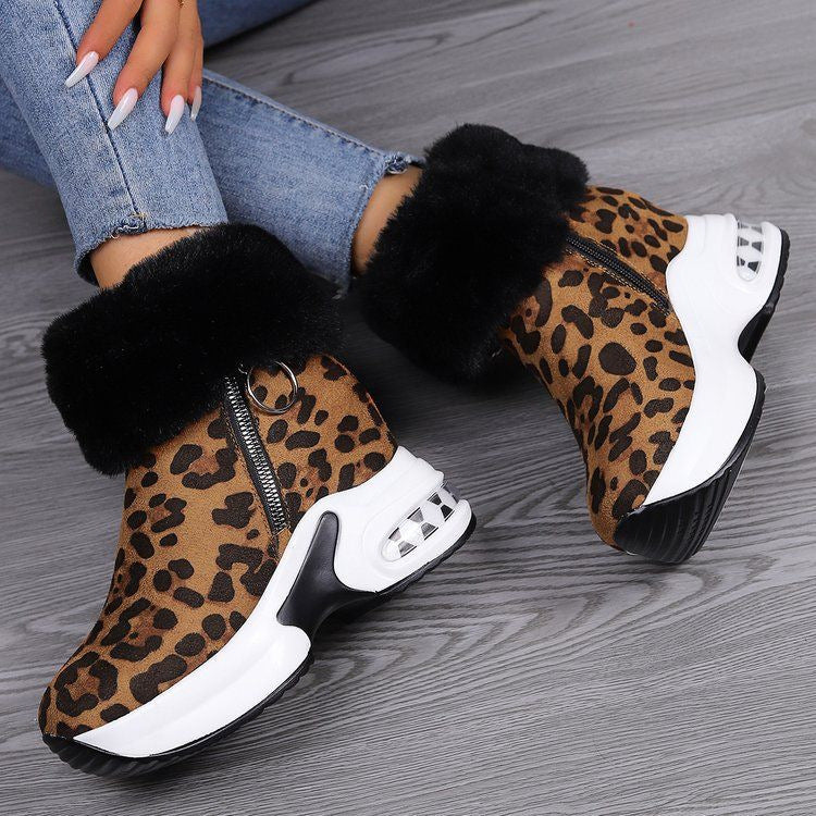 Damen Keilabsatz-Sneaker-Stiefelette mit Teddy-Kragen und Reißverschluss – Névara