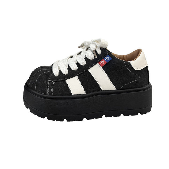 Damen Sportliche Sneaker mit robustem Wildleder-Obermaterial und stylisher Plateausohle Echo Archiv