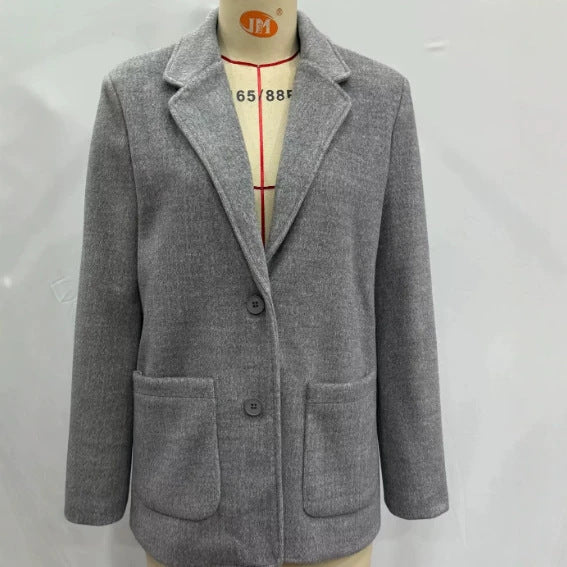 Damen Taillierte Blazerjacke mit asymmetrischer Knopfleiste und Rundhalsausschnitt Echo Archiv