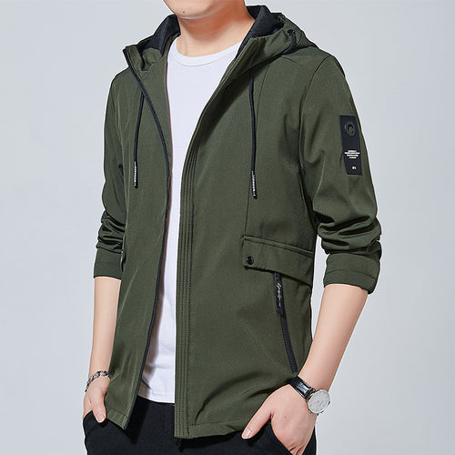 Herren sportliche Übergangsjacke mit verstellbarer Kapuze und praktischen Taschen Echoarchiv