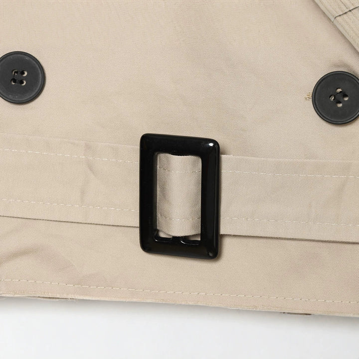 Damen Cropped-Trenchcoat mit doppelreihiger Knopfleiste, Schulterklappen und Taillengürtel Echoarchiv