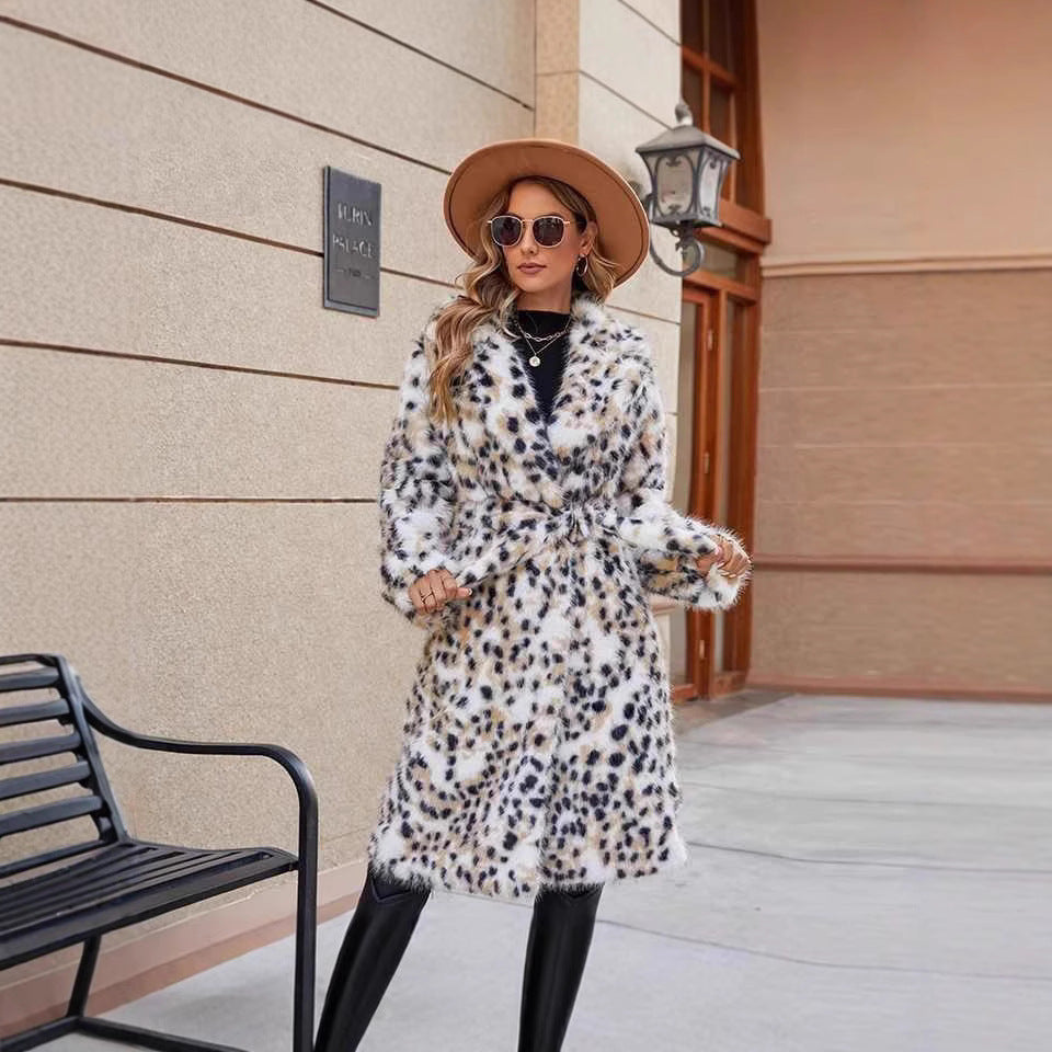 Damen Midi-Kunstpelzmantel mit Leopardenprint, tailliertem Bindegürtel und Schalkragen Echo Archiv