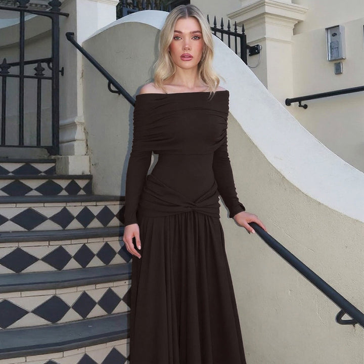 Damen Elegantes Langkleid mit gekreuztem Tailleneinsatz und schulterfreiem Ausschnitt Echo Archiv