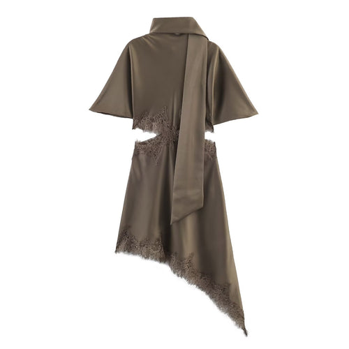 Damen Wickelkleid mit elegantem asymmetrischen Schnitt und zarter Spitzenverzierung Echo Archiv