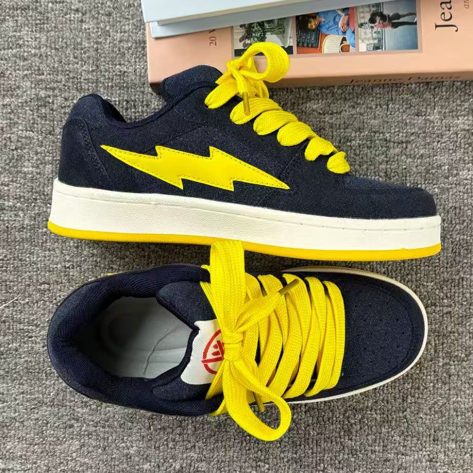 Damen Sportliche Sneakers mit auffälligem Blitz-Design Echo Archiv