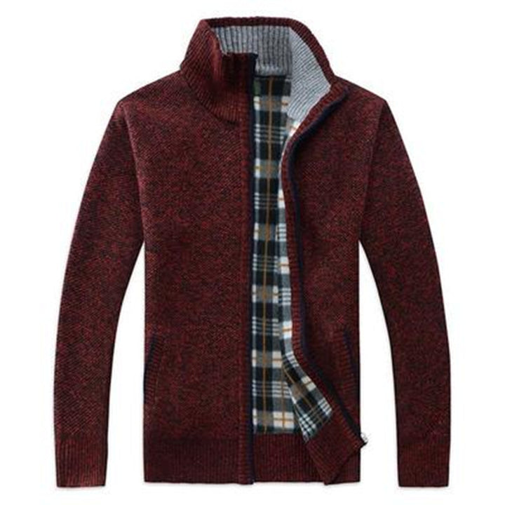 Herren Strickjacke mit hohem Kragen und praktischen Taschen Echoarchiv