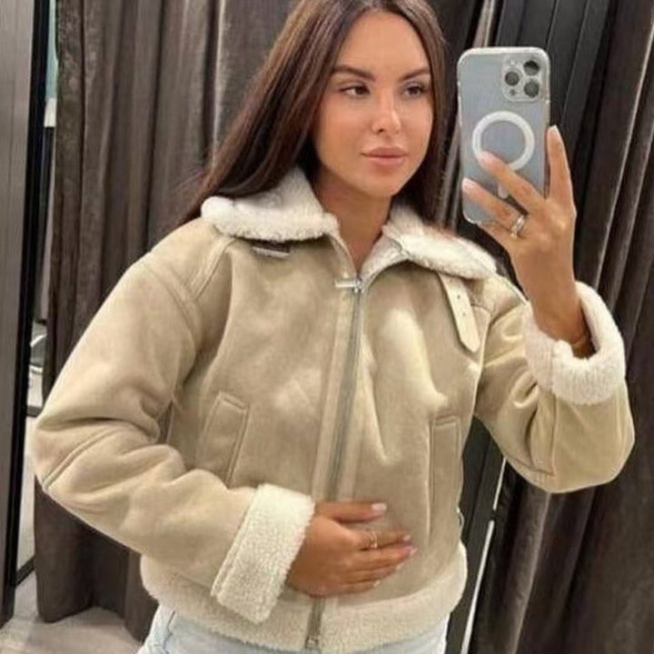 Damen Hochgeschnittene Pilotjacke aus veganer Lederoptik mit Teddyfutter und Reißverschluss Echo Archiv