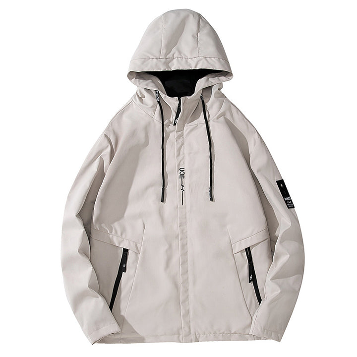 Herren Leichte Kapuzen-Softshelljacke im urbanen Utility-Stil mit verstellbarer Kapuze und verdecktem Reißverschluss Echoarchiv
