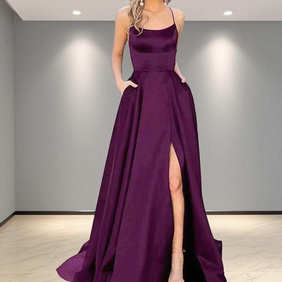 Damen Elegantes Abendkleid mit seitlichem Schlitz und schmalen Spaghetti-Trägern Echo Archiv