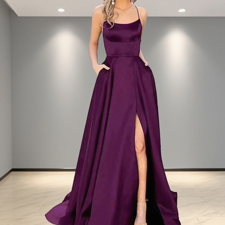 Damen Elegantes Abendkleid mit seitlichem Schlitz und schmalen Spaghetti-Trägern Echo Archiv