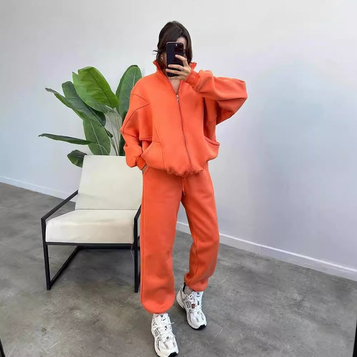 Damen Oversize Fleece-Set mit Reißverschlussjacke und weiten Jogginghosen Echoarchiv