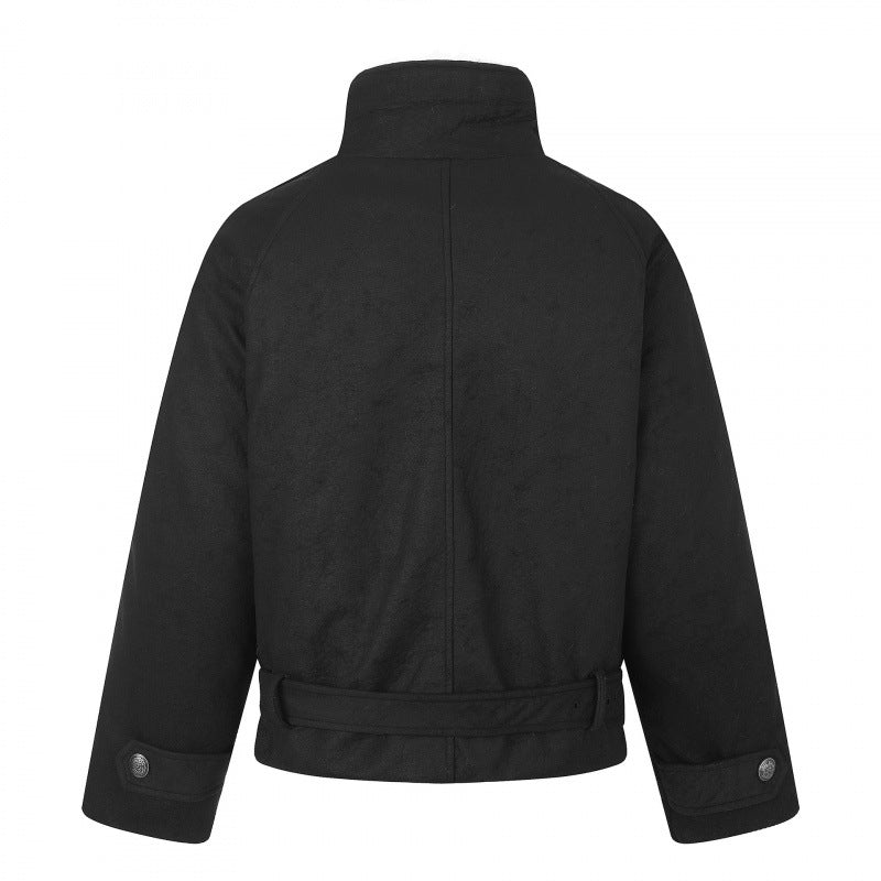 Herren Kurz geschnittene doppelt geknöpfte Aviator‑Jacke mit Teddyfutter, Stehkragen und Taillengürtel Echo Archiv