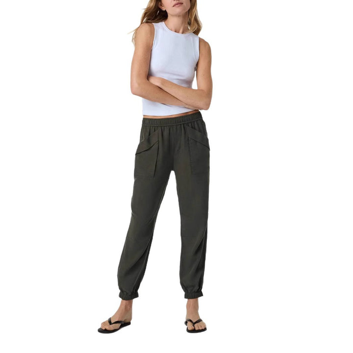 Damen Relax-Joggerhose mit hohem Gummibund und aufgesetzten Taschen – Avérine