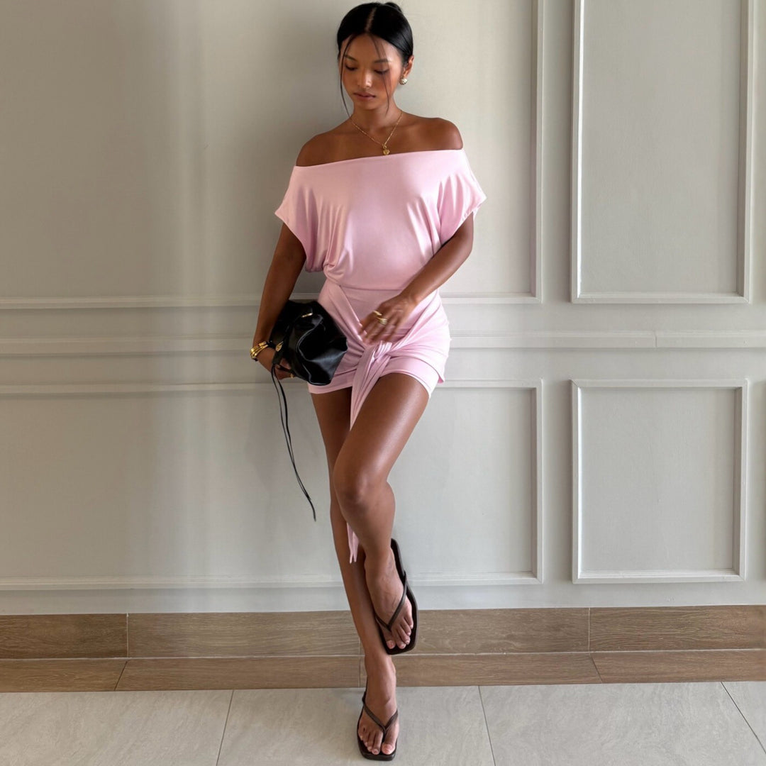 Damen Raffiniertes Minikleid mit angeschnittenem Ausschnitt und seitlichem Knoten Echo Archiv