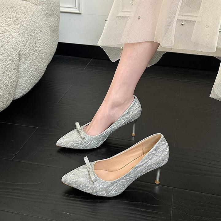 Damen Glänzende spitz zulaufende Stiletto‑Pumps mit Zier‑Schleife Echo Archiv