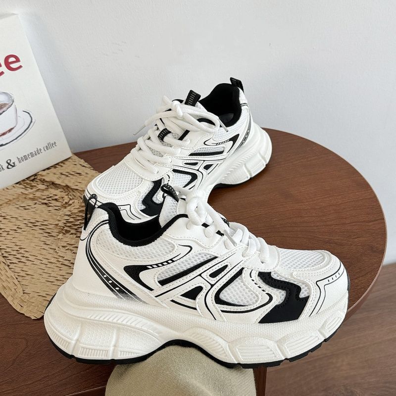 Damen Sportliche Sneakers mit atmungsaktiver Mesh-Oberfläche und dämpfender Sohle Echo Archiv