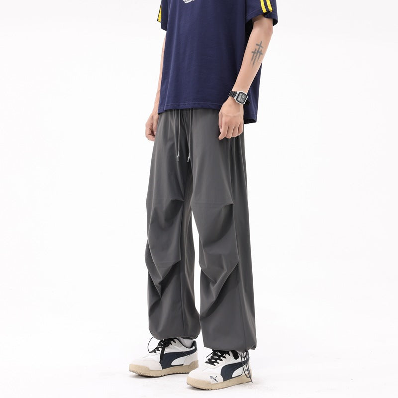 Herren weite Sporthose mit auffälligem Draped-Design Echoarchiv