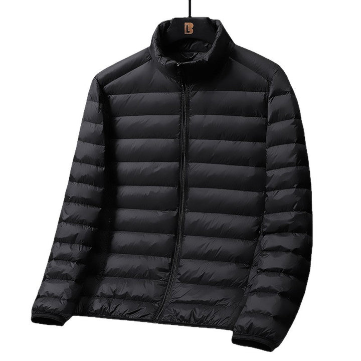 Herren Ultraleichte gesteppte Daunenimitat‑Steppjacke mit Stehkragen und Packfunktion Echo Archiv