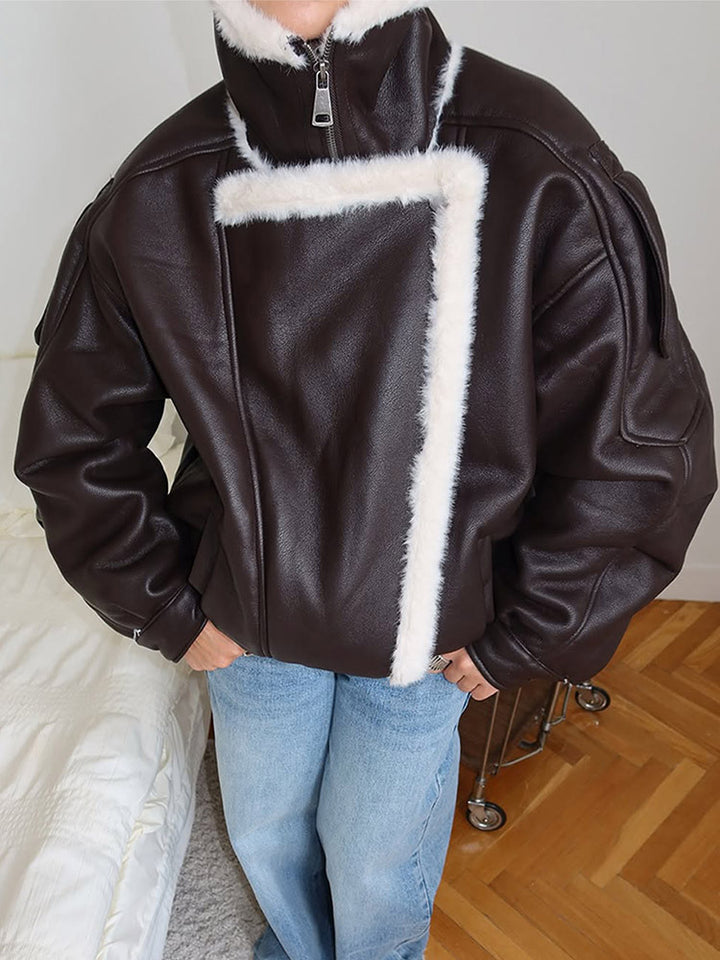 Damen Oversize Fliegerjacke aus Lederimitat mit asymmetrischer Kunstfell-Borte Echoarchiv