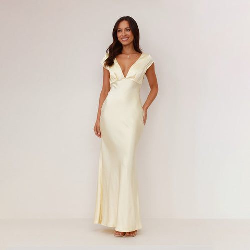 Damen Elegantes Maxikleid mit tiefem V-Ausschnitt und fließendem Satinmaterial Echoarchiv