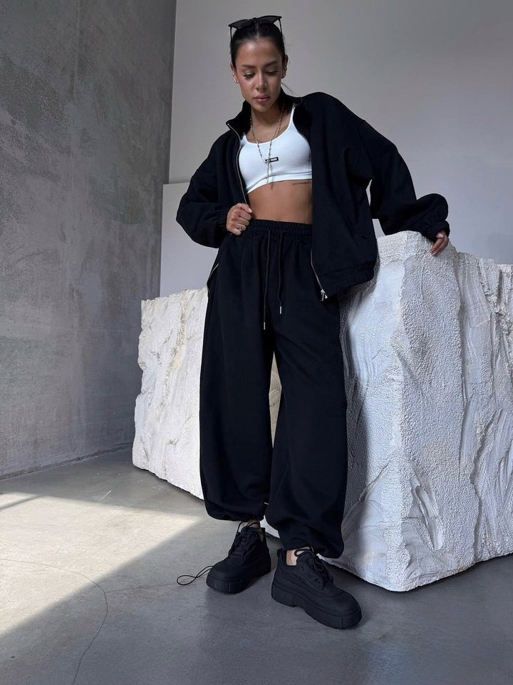 Damen oversized Sweatset mit Reißverschlussjacke und weiten Jogginghose – Avérine