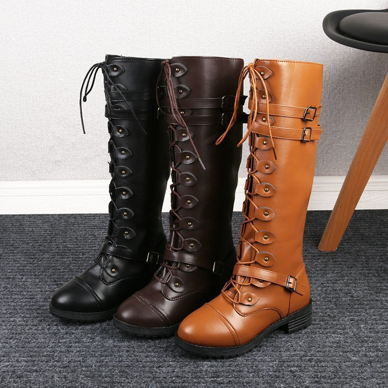 Damen nan kniehohe Schnürstiefel im Militär-Vintage Stil mit dekorativen Riemen und verstellbaren Schnallen Echo Archiv