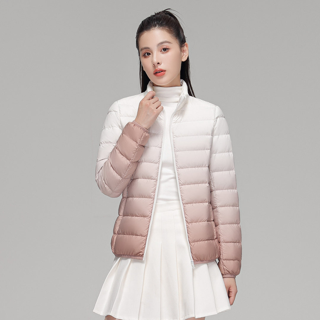 Damen ultraleichte Kapuzen-Steppjacke mit kompaktem Packmaß und windabweisender Hülle Echoarchiv