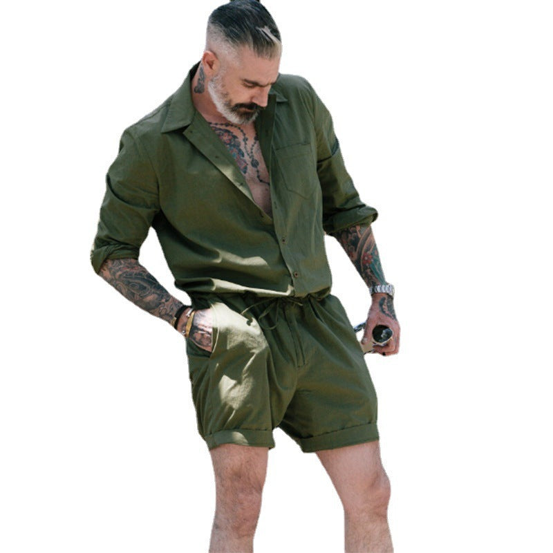 Herren luftiges Freizeit-Set mit Kurzarmhemd und lässigen Shorts Echoarchiv