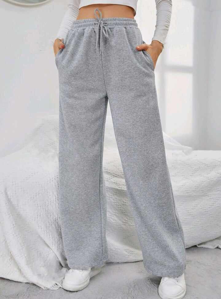Damen nan High‑Waist Wide‑Leg Jogginghose mit elastischem Komfortbund, Kordelzug und tiefen Eingrifftaschen Echo Archiv