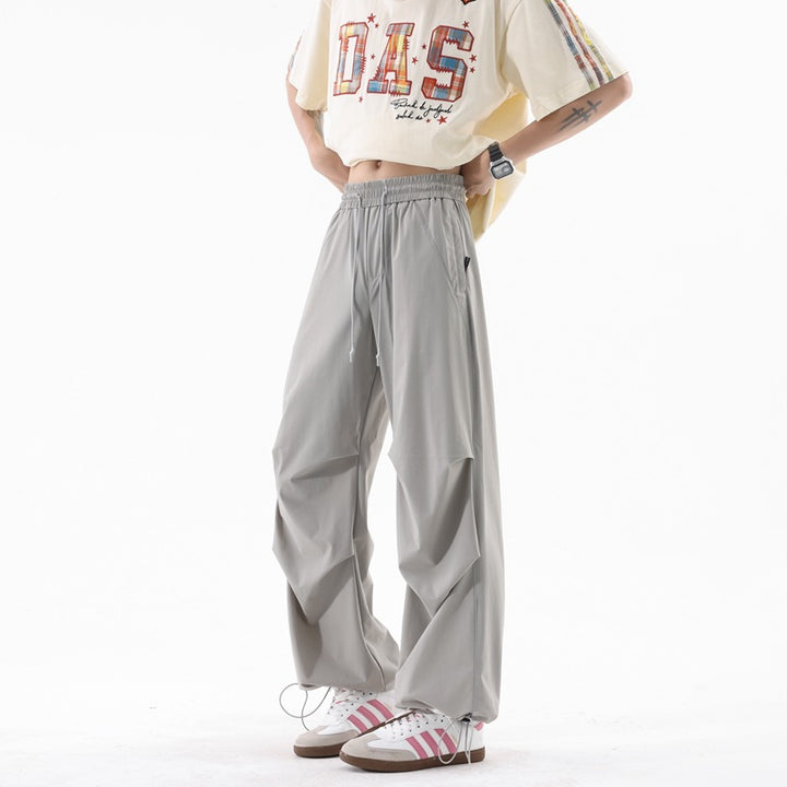 Herren weite Sporthose mit auffälligem Draped-Design Echoarchiv