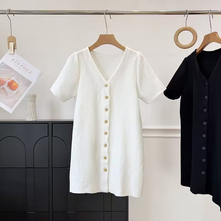 Damen Knopf-Down Kleid mit V-Ausschnitt und kurzen Ärmeln Echo Archiv